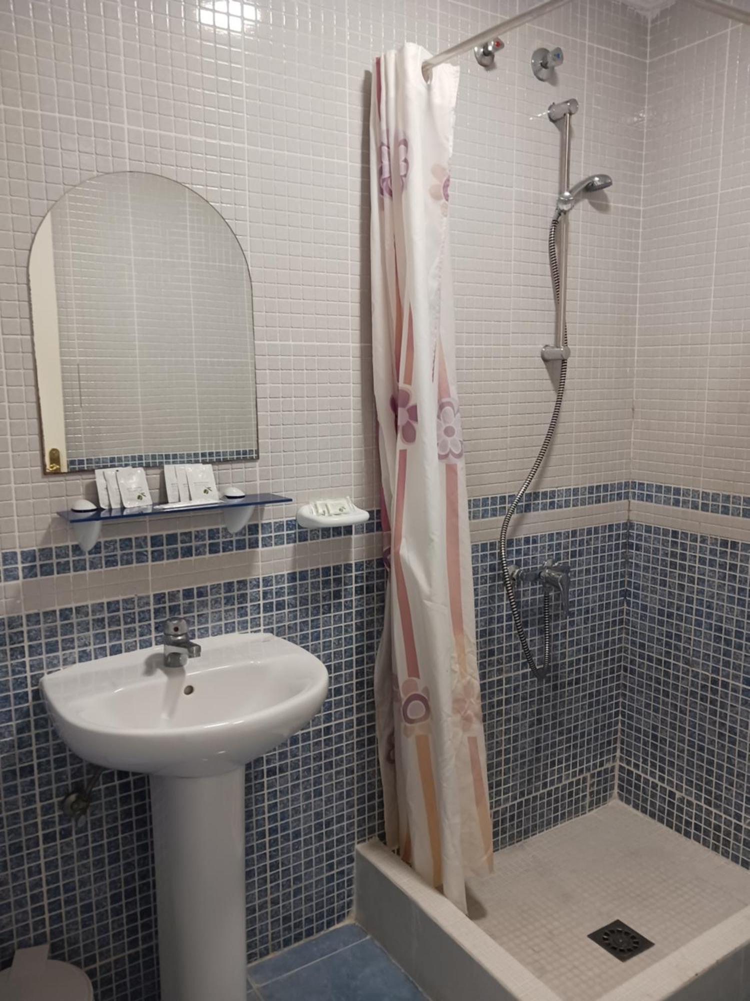 Hotel Manantiales Torremolinos Bagian luar foto